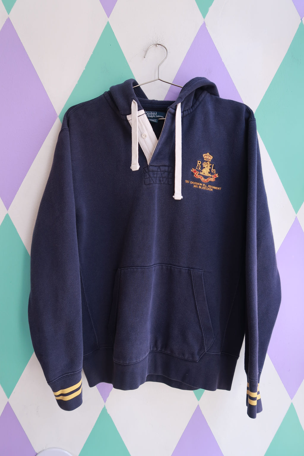 Elektra Vintage men's navy polo Ralph Lauren crest rugby hoodie sweatshirt with front logo and ribbed cuffs.