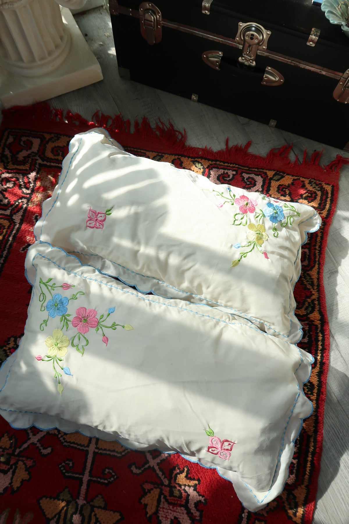 Vintage Embroidered Pillowcases with Scalloped Edges and Embroidered Floral Design - Elektra Vintage
