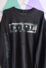 Load image into Gallery viewer, Men's vintage 2000s Elektra Vintage long sleeve graphic T-shirt with tool band design, casual style and retro vibe.
