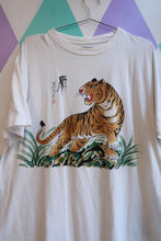 Load image into Gallery viewer, Vintage Tiger Graphic T-Shirt
