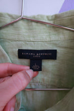Load image into Gallery viewer, 2000s Banana Republic Linen Button Up Shirt
