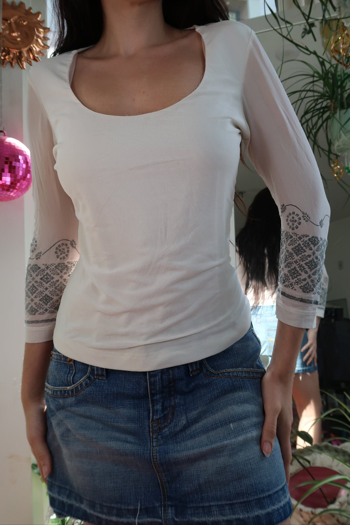 Y2K White Mesh Sleeve Top – Scoop Neck Blouse with Grey Patterned Cuffs
