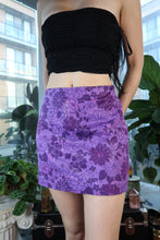 Load image into Gallery viewer, Vintage Y2K Express Purple Floral Mini Skirt
