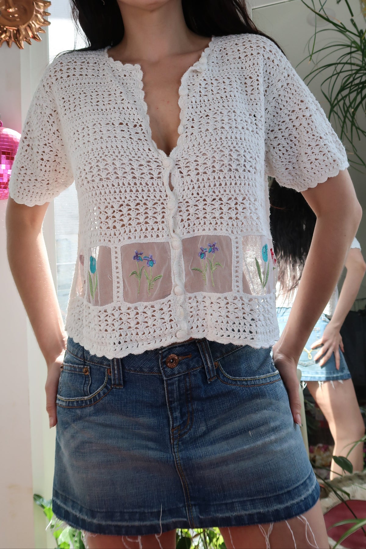 Vintage Crochet Button-Up Cardigan – White Short Sleeve Top with Floral Embroidered Mesh