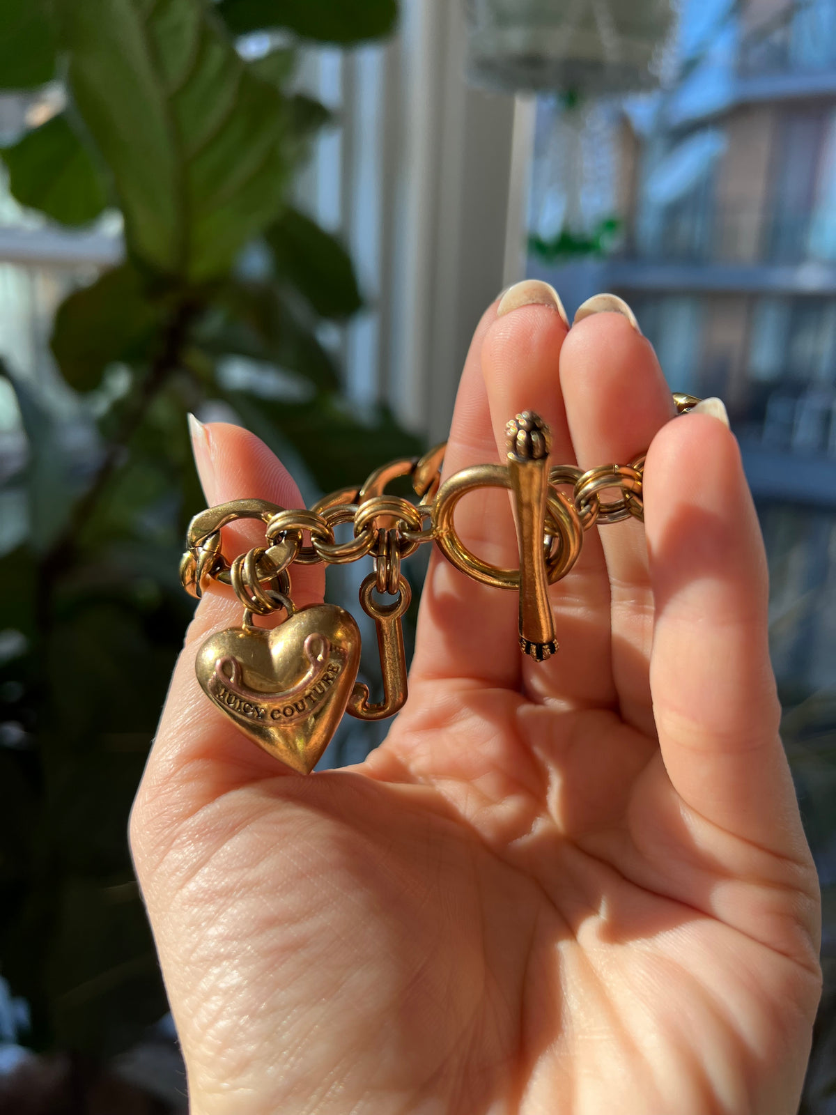 Y2K Vintage Juicy Couture Gold Chain Heart Charm Bracelet - Elektra Vintage